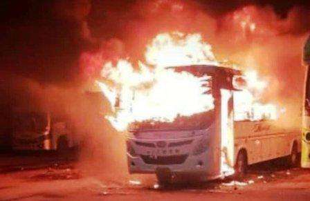 Ranchi Khadgarha Bus Stand Moonlight bus caught fire with a lamp driver cleaner alive ashes 1