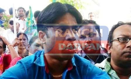 अमित महतो ने फेसबुक पर दी झामुमो छोड़ने की धमकी, जाने बड़ी वजह