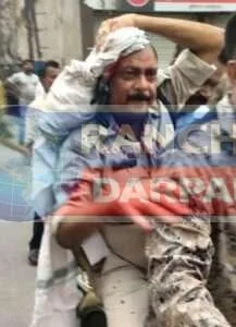 नुपुर शर्मा के बयान के विरोध में राँची मेन रोड पर बवाल, रोड़ेबाजी, लाठीचार्ज, फायरिंग 1 Ruckus balloting lathi charge firing on Ranchi Main Road in protest against Nupur Sharmas statement 6