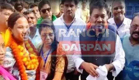 शिल्पी नेहा तिर्की ने रखी बंधु तिर्की के ताज की लाज, गंगोत्री कुजूर को 23,517 वोटों से हराया