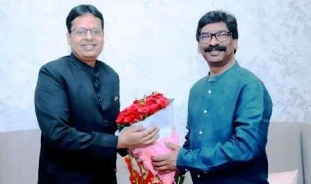 मुख्यमंत्री हेमंत सोरेन से यूं मिले रांची उपायुक्त राहुल कुमार सिन्हा 1 Ranchi Deputy Commissioner Rahul Kumar Sinha met Chief Minister Hemant Soren like this