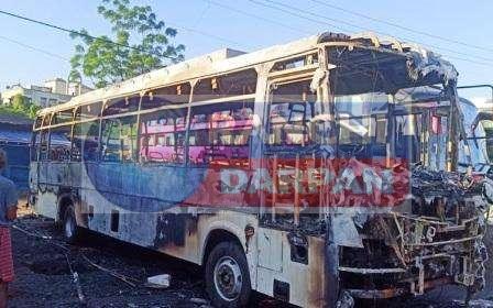 रांची खादगढ़ा बस स्टैंडः मूनलाइट बस में दीया से लगी आग, ड्राइवर-खलासी जिंदा राख