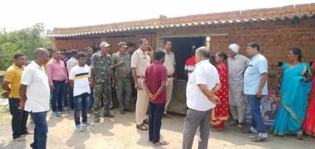 ओरमांझी थाना के गुंजा देवनजरा टोला में सुअर चराने को लेकर एक ही परिवार के तीन लोगों की निर्मम हत्या 1 Brutal murder of three people of the same family for grazing pigs in Gunja Devanjara Tola of Ormanjhi police station area