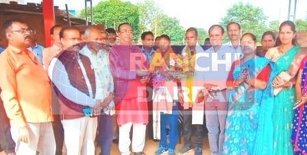 ओरमांझी के शिवाजी विकास विद्यालय में राष्ट्रीय फुटबॉल चैंपियनशिप की विजेता खिलाड़ी हुए सम्मानित