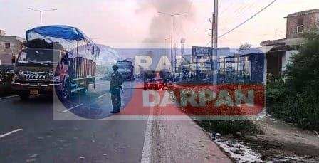 बरियातू के एक नीजि स्कूल के वाहन में इरबा के पास बीच सड़क अचानक लगी भयंकर आग, बड़ा हादसा टला