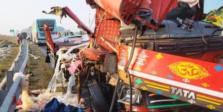 Bus and truck drivers killed many injured in horrific collision on Ranchi Ring Road