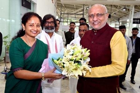 Governor CP Radhakrishnan departs from Jharkhand CM Hemant Soren bids farewell 1