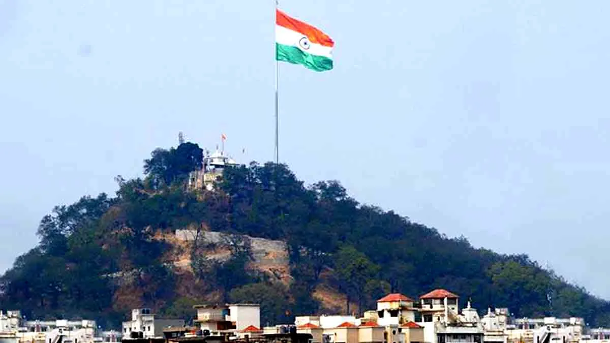 रांची के दस खूबसूरत स्थान, जिसे देखे बिना आप नहीं रह सकते 7 रांची पहाड़ी मंदिर