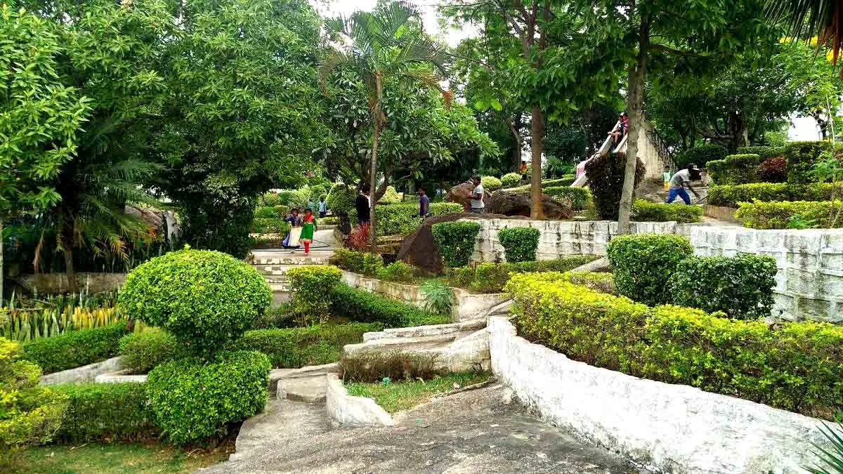 रांची के दस खूबसूरत स्थान, जिसे देखे बिना आप नहीं रह सकते 8 रांची रॉक गार्डन
