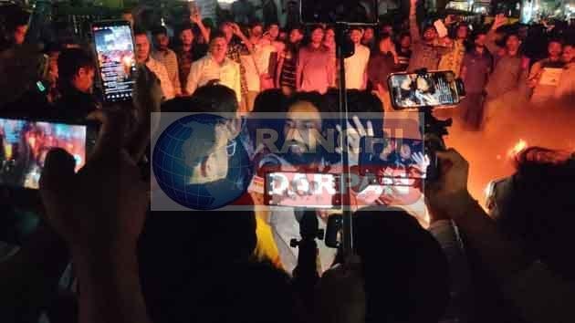 CM's effigy burnt over JSSC CGL paper leak and question repeat CM's effigy burnt over JSSC CGL paper leak and question repeat