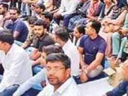 Students started hunger strike demanding cancellation of CGL exam