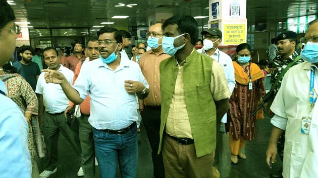रांची DC ने सदर अस्पताल का औचक निरीक्षण कर दिए सुधार के अहम निर्देश 1 DC conducted a surprise inspection of Ranchi Sadar Hospital and gave important instructions for improvement