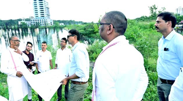 मुख्यमंत्री ने धुर्वा में निर्माणाधीन कन्वेंशन सेंटर का किया स्थल निरीक्षण 1 Chief Minister did a site inspection of the convention center under construction in Dhurva