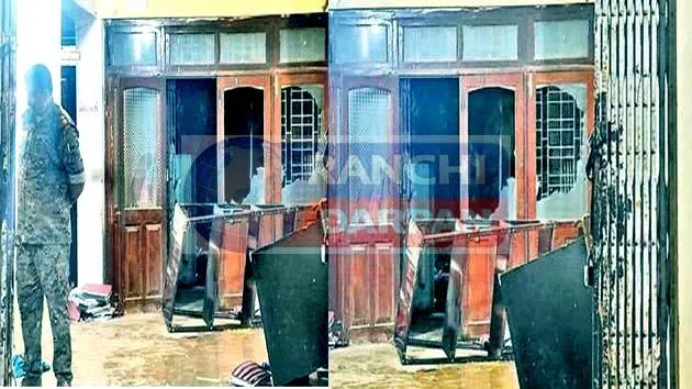 पंडरा ओपी थाना में तोड़फोड़, पुलिस पर हमला, ओपी प्रभारी गंभीर 1 Vandalism in Pandra OP police station attack on police OP in charge serious