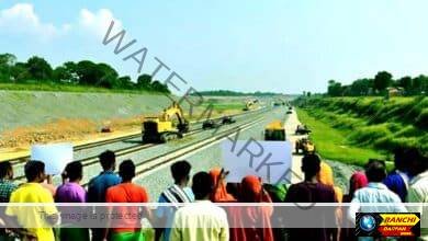 कठौतिया-दुआरी रेल सेक्शन को लेकर आक्रोश, विस्थापन की आग में सुलगता शिवपुर प्रोजेक्ट 8 Anger over the Kathautiya Duari rail section the Shivpur project igniting displacement 1