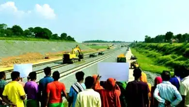 कठौतिया-दुआरी रेल सेक्शन को लेकर आक्रोश, विस्थापन की आग में सुलगता शिवपुर प्रोजेक्ट 14 Anger over the Kathautiya Duari rail section the Shivpur project igniting displacement 1