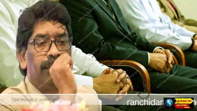झारखंड में कमी के बावजूद ऐसे अफसरों को बैठाकर खिला रही है हेमंत सरकार! 1 Despite the shortage in the state the Hemant government is keeping such officers sitting and feeding them