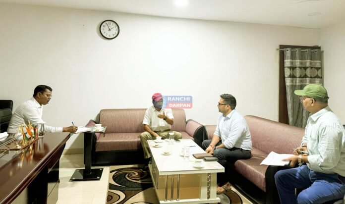 झारखंड के कल्याण मंत्री चमरा लिंडा ने छात्रवृत्ति के लिए केंद्र से पैसा मांगा झारखंड के कल्याण मंत्री चमरा लिंडा ने छात्रवृत्ति के लिए केंद्र से पैसा मांगा