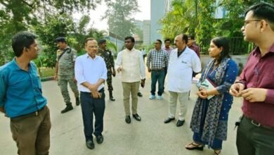 The Deputy Commissioner appeared satisfied during the surprise inspection of Ranchi Sadar Hospital