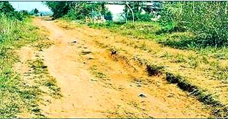 Road scam in Mander fake withdrawal made without soil gravel work