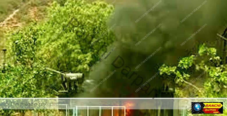 पुंदाग IIM ब्रिज के पास 33 केवी केबल में लगी आग, पावर सप्लाई ठप 1 A fire broke out in a 33 KV cable near the Pundag IIM bridge disrupting the power supply
