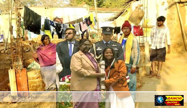 Anushka Munda from Ormanjhi has become a football star earning national recognition 2