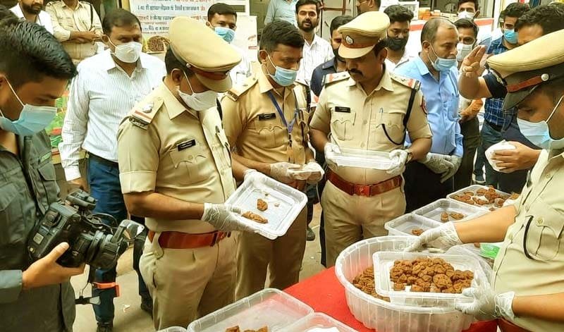 देवघर श्रावणी मेले में प्रसाद के रूप में बेचे गये मिट्टी मिली पेड़ा 5 Departmental investigation reveals big deal Peda made of clay found sold at Deoghar Shravani fair