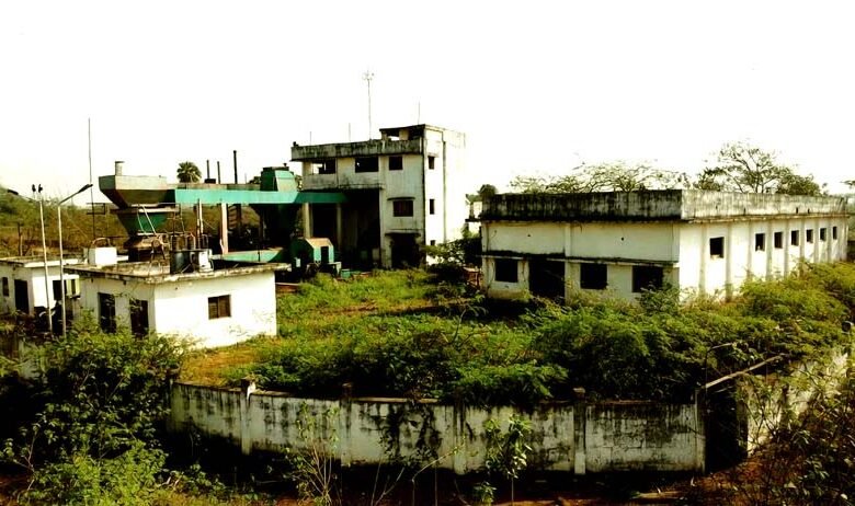 झारखंड की एकमात्र सीड प्रोसेसिंग यूनिट बना खंडहर, कल-पुर्जे हुए गायब 1 Jharkhand only seed processing unit has turned into a ruin and its parts have gone missing 3