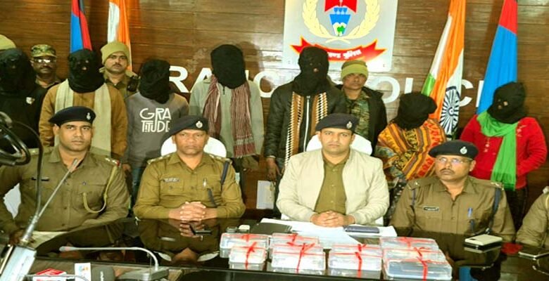 Brown sugar worth 16 lakh rupees seized entire family involved in the drug trade 7 people arrested including 3 women