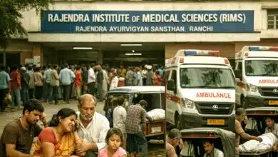 हवा में स्वास्थ्य मंत्री की घोषणाः रिम्स में मृतकों के परिजनों को न आर्थिक सहायता, न मोक्ष वाहन 5 Health Minister announcement No financial assistance or hearse service will be provided to the families of those who died at RIMS