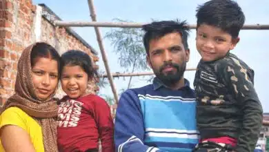 मानव तस्करीः अब भी कमरे की दीवारों में कैद अंश-अंशिका तक नहीं पहुंची CM की घोषणाएं 1 गरीब परिवार का छोटा कमरा जहां मानव तस्करी से बचे बच्चे रह रहे हैं