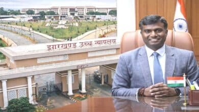 हाई कोर्ट में नामकुम सीओ गैरहाजिर, रांची डीसी की लगी क्लास, मांगा गया शपथ-पत्र 8 हाई कोर्ट की सख्ती रांची डीसी की सशरीर पेशी, कोर्ट ने मांगा शपथ-पत्र