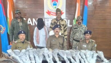 सीताडीह में लोहार के घर से निकली मिनी गन फैक्ट्री, अड्डा देख दंग हुई पुलिस 6 अवैध हथियार निर्माण का भंडाफोड़ , सीताडीह में पुलिस ने किया बड़ा खुलासा