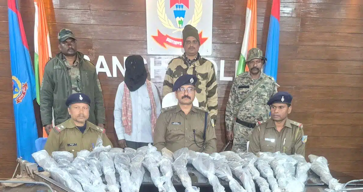सीताडीह में लोहार के घर से निकली मिनी गन फैक्ट्री, अड्डा देख दंग हुई पुलिस 1 अवैध हथियार निर्माण का भंडाफोड़ , सीताडीह में पुलिस ने किया बड़ा खुलासा