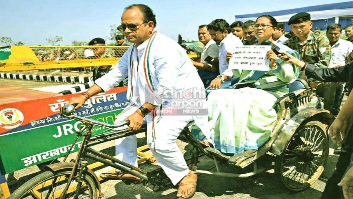 Unique protest: स्वास्थ्य मंत्री बने रिक्शा चालक, कृषि मंत्री बनीं सवारी, पहुंचे विधानसभा ! 8 LPG shortage protest Jharkhand news today