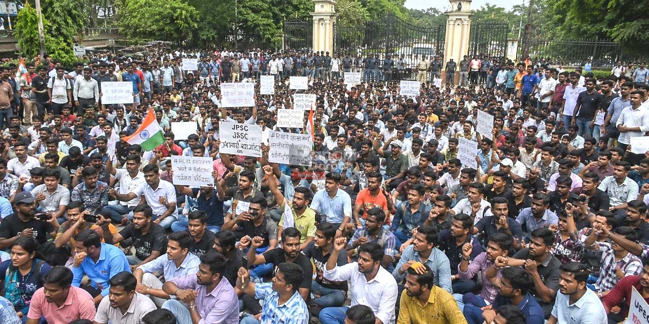 JPSC-JSSC छात्र आंदोलन: PT रद्द, CGL और CBI जांच पर पेंच 1 JPSC JSSC student protest continues in Jharkhand